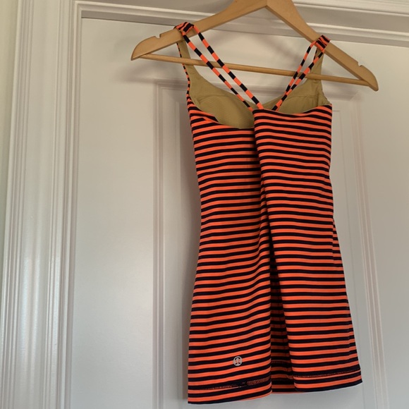 Lululemon tops - Picture 2 of 4